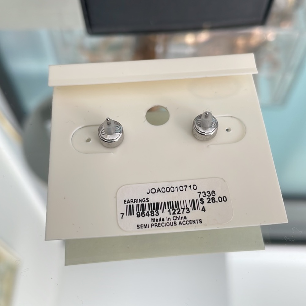 Fossil Earrings - Picture 2 of 2